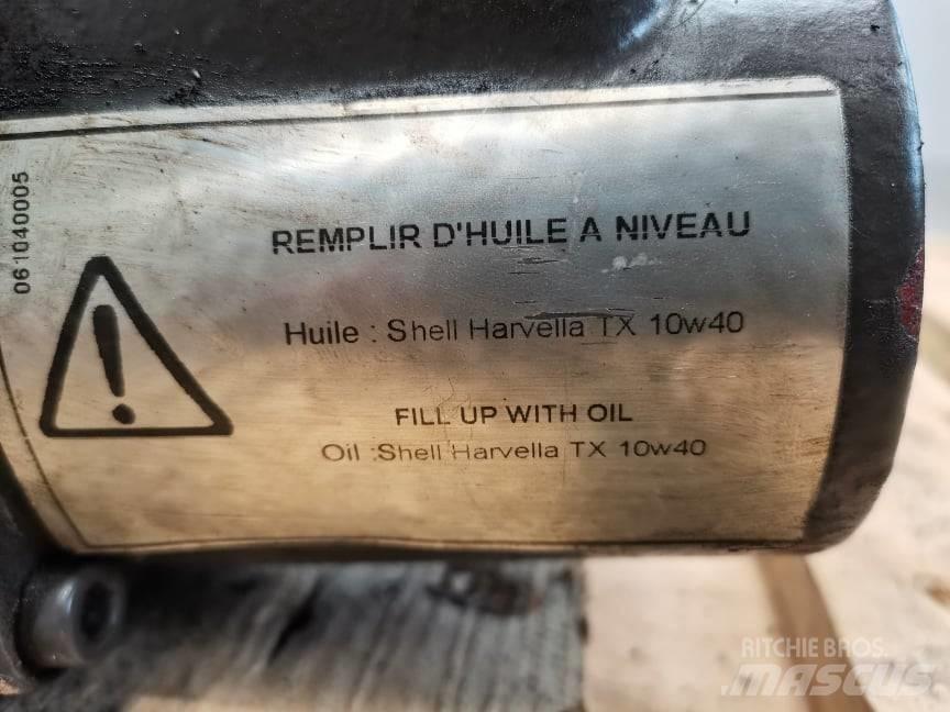 CLAAS Axion .... shaft Gémek és dipperek
