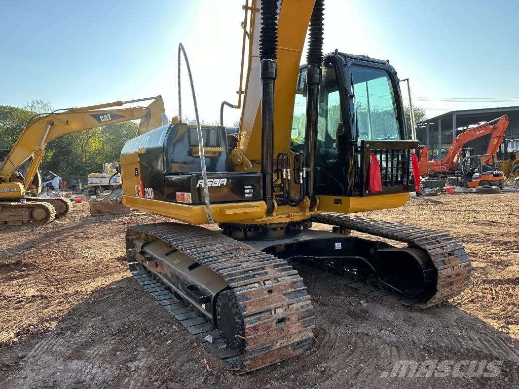 CAT 320 D L Lánctalpas kotrók