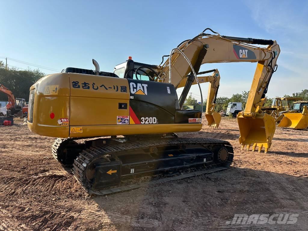 CAT 320 D L Lánctalpas kotrók