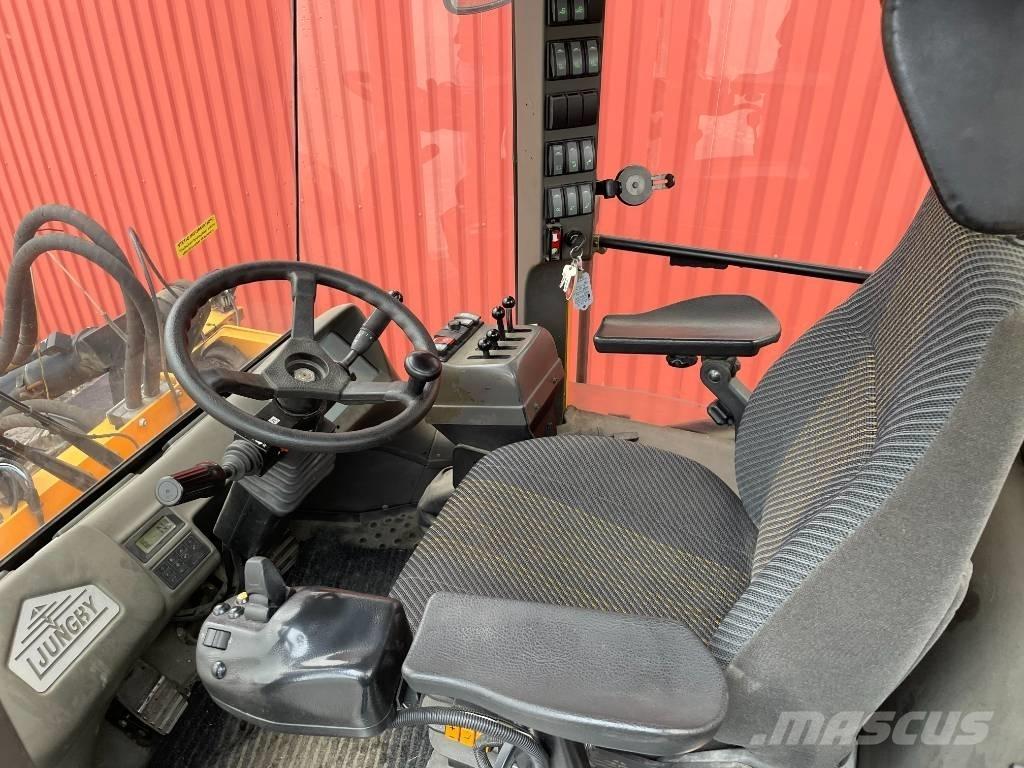 Ljungby L 15 Gumikerekes homlokrakodók