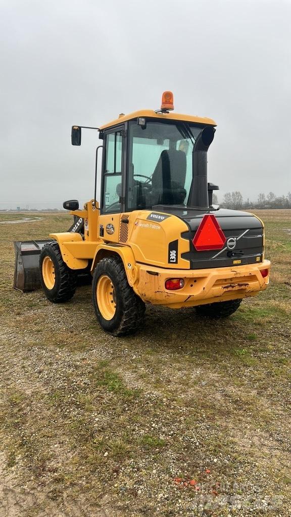 Volvo L 30 G Gumikerekes homlokrakodók