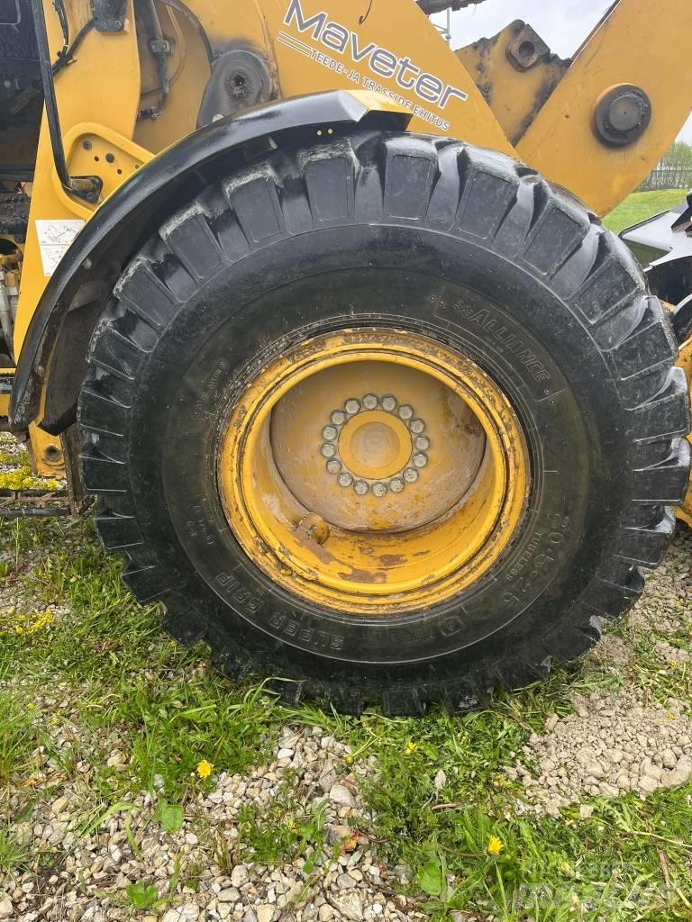 CAT 926M Gumikerekes homlokrakodók