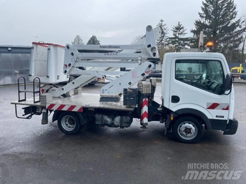 Nissan CABSTAR 35.11 Teherautóra szerelt emelők és állványok