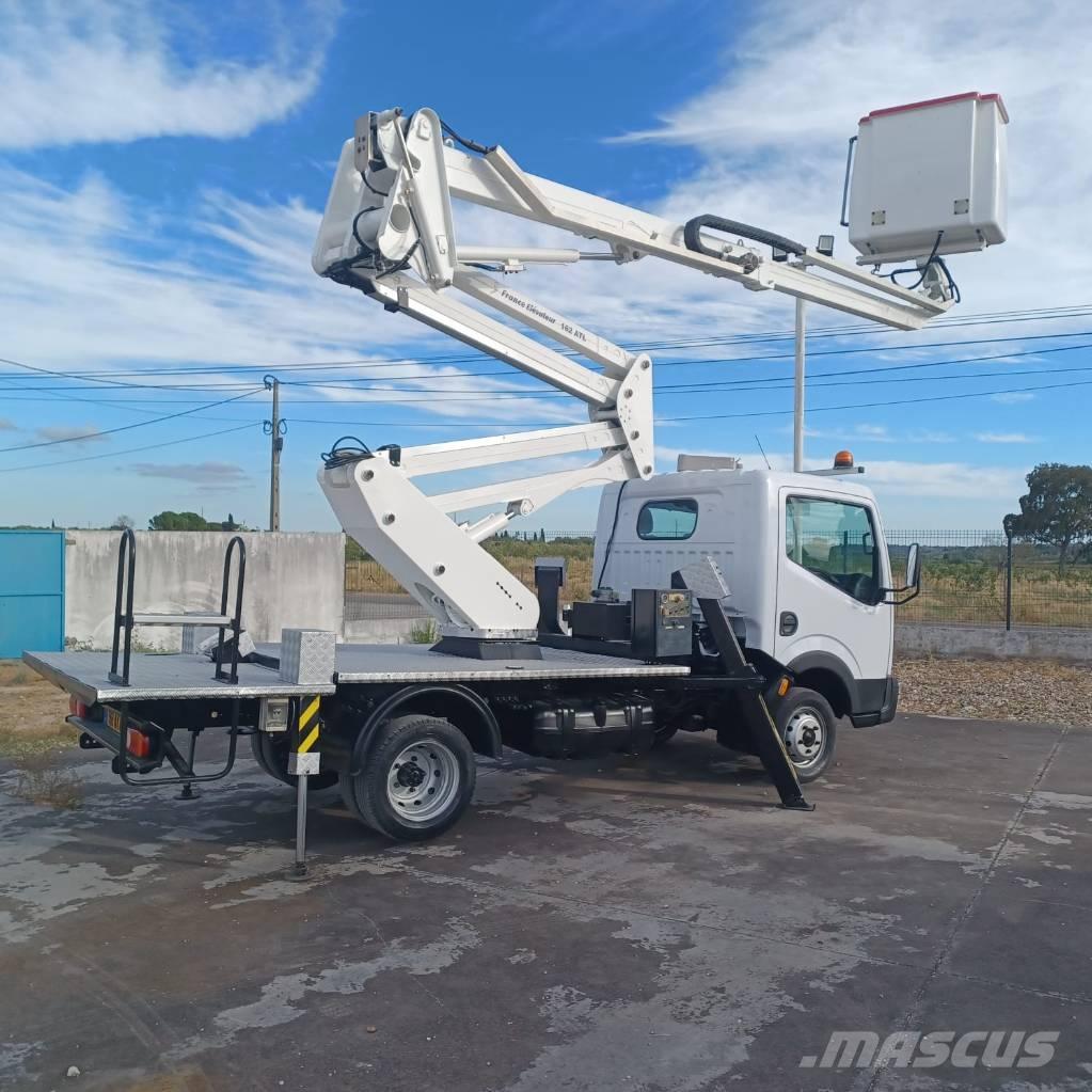 Nissan CABSTAR 35.11 Teherautóra szerelt emelők és állványok