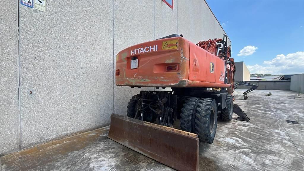 Hitachi ZX 210 W Gumikerekes kotrók