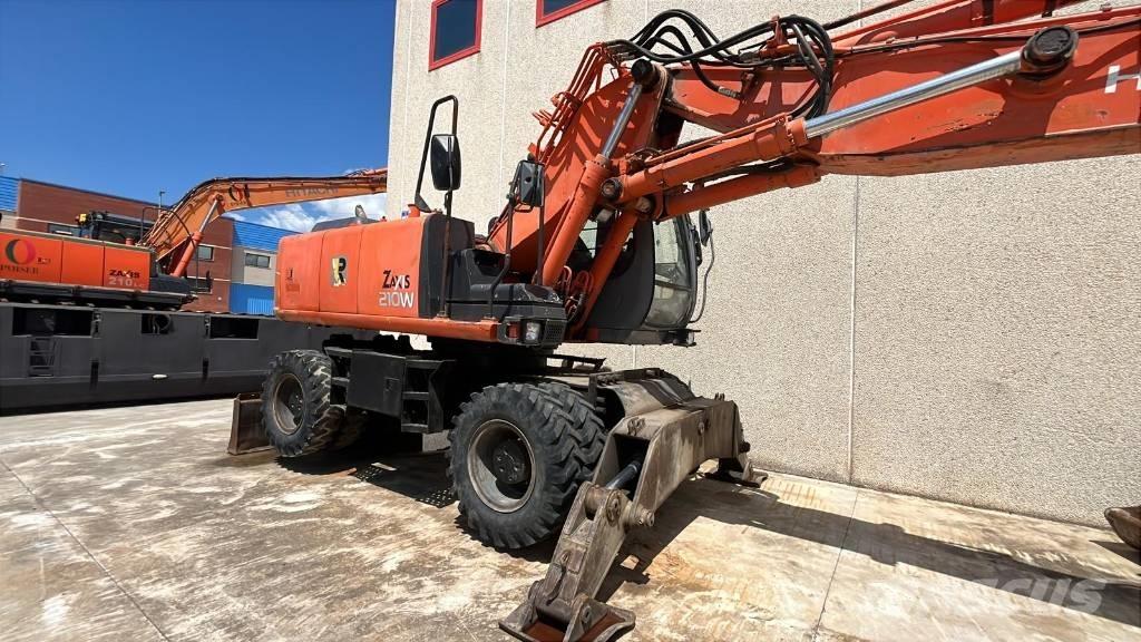 Hitachi ZX 210 W Gumikerekes kotrók