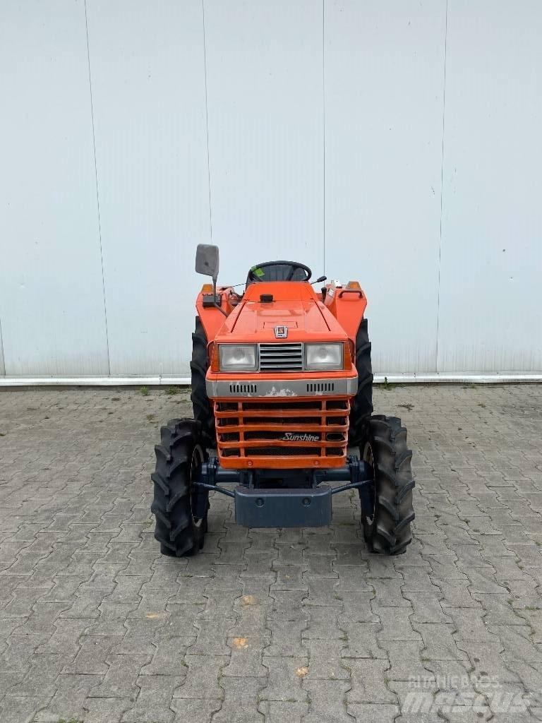 Kubota L1-225 Kompakt traktorok