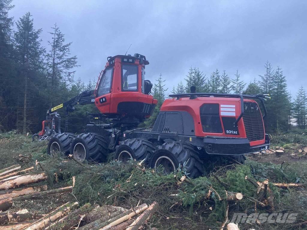 Komatsu 931XC Betakarítók