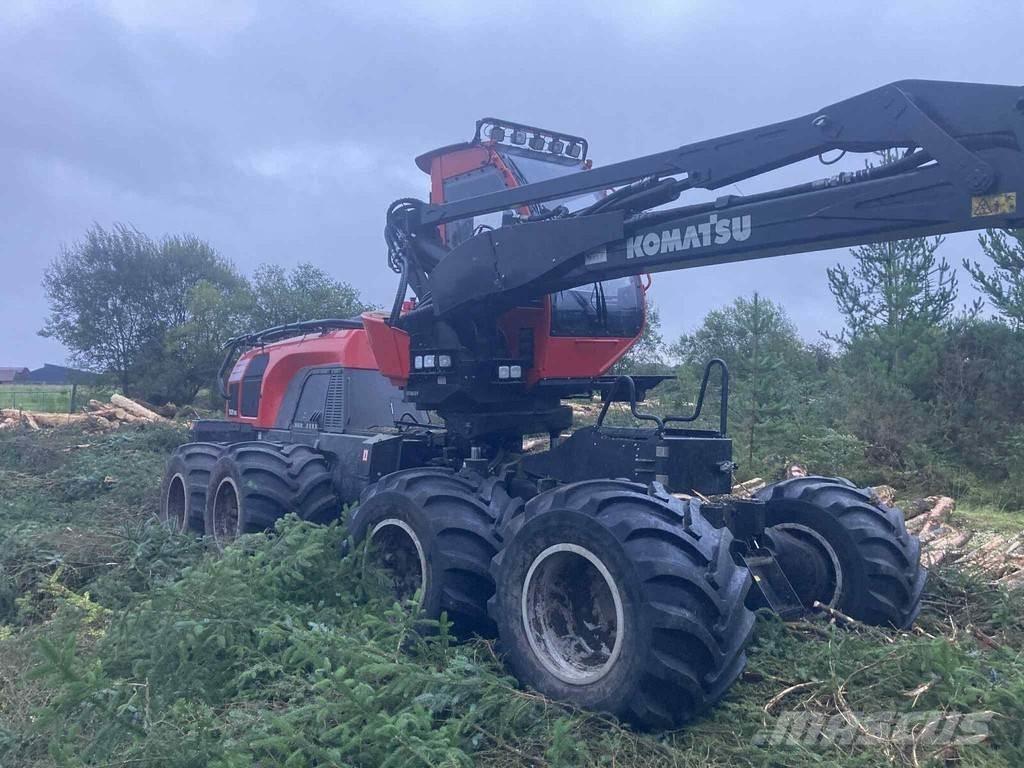 Komatsu 931XC Betakarítók