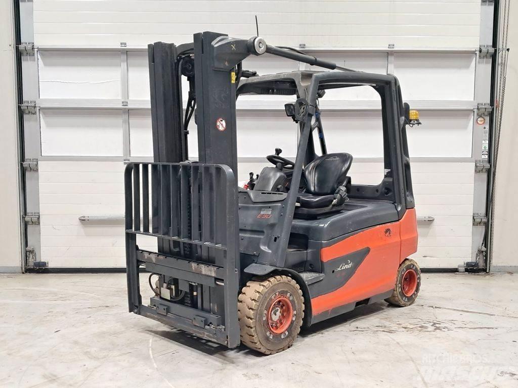 Linde E30L-01 Elektromos targoncák
