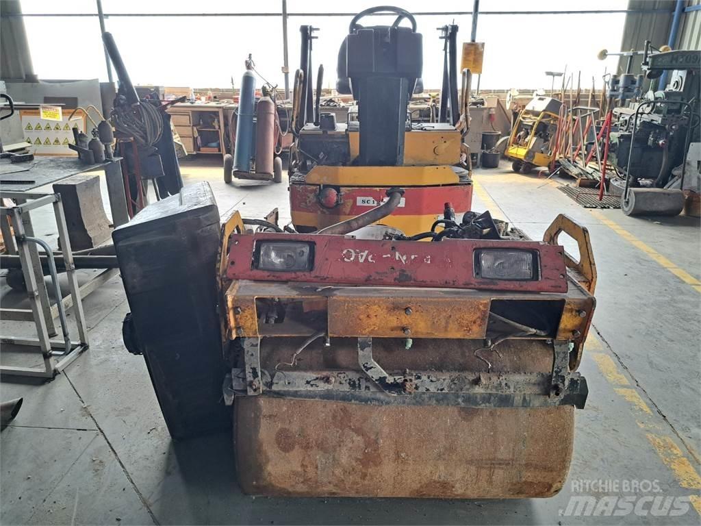 Dynapac CC102 Építőipar - Egyebek