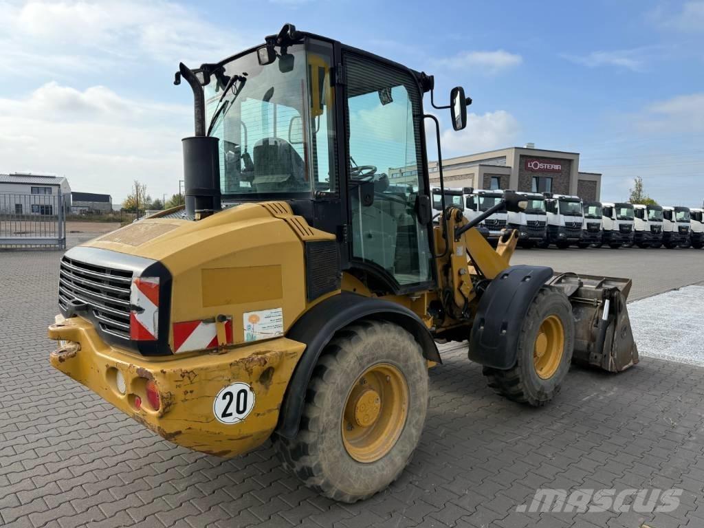 CAT 908 H Gumikerekes homlokrakodók