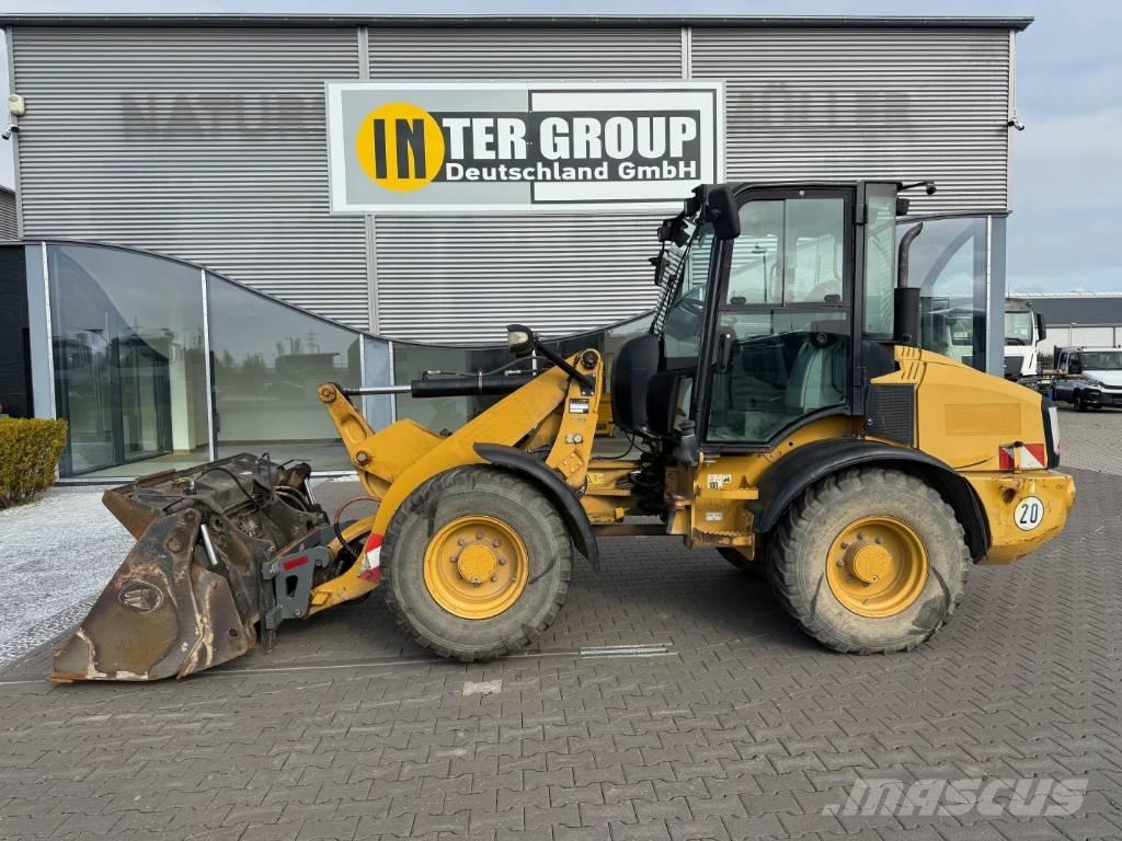 CAT 908 H Gumikerekes homlokrakodók