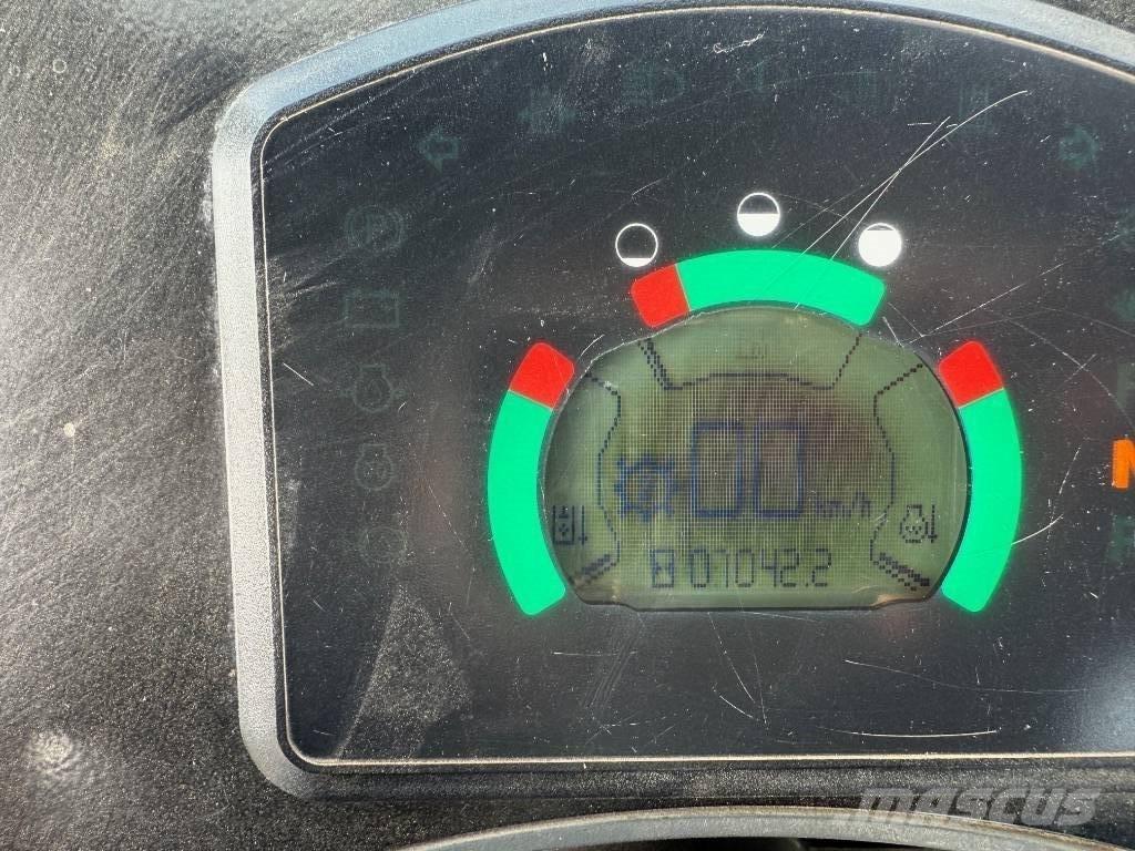 CAT 908 H Gumikerekes homlokrakodók