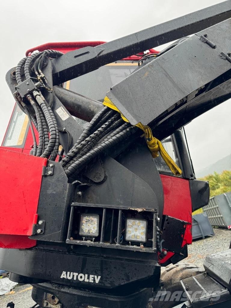 Komatsu 931.1 Betakarítók