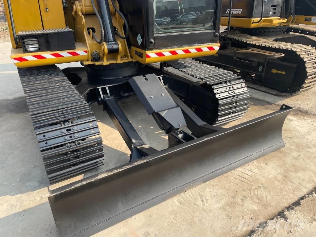 CAT 307 Mini kotrók < 7t