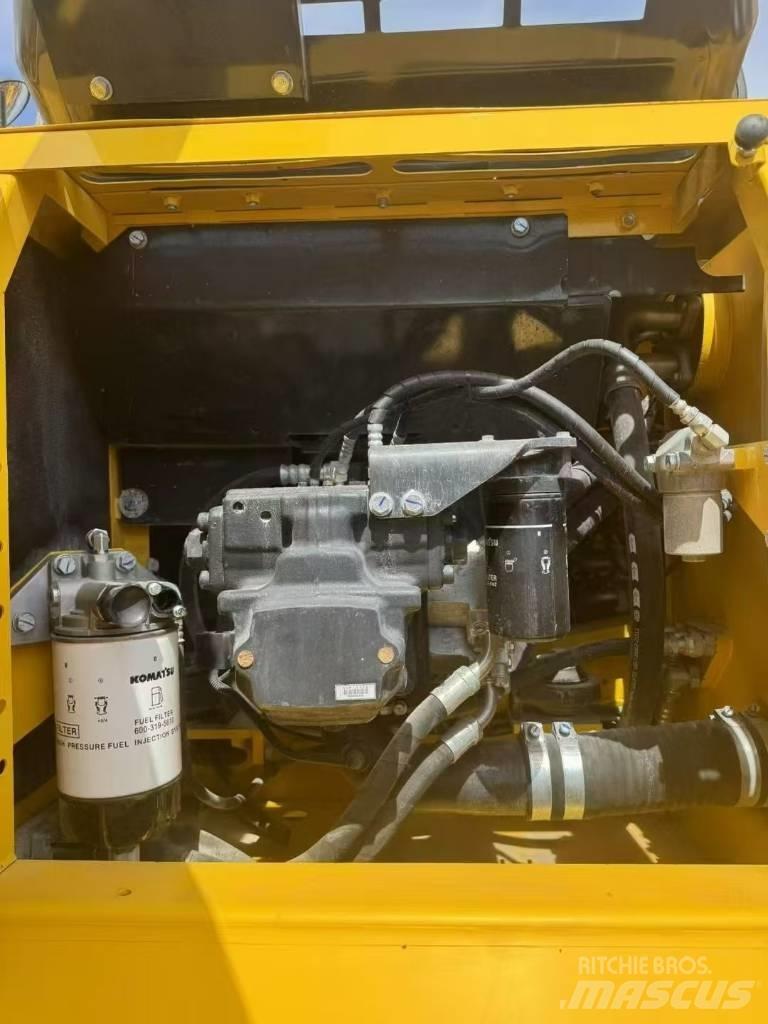 Komatsu 240LC-8 Lánctalpas kotrók