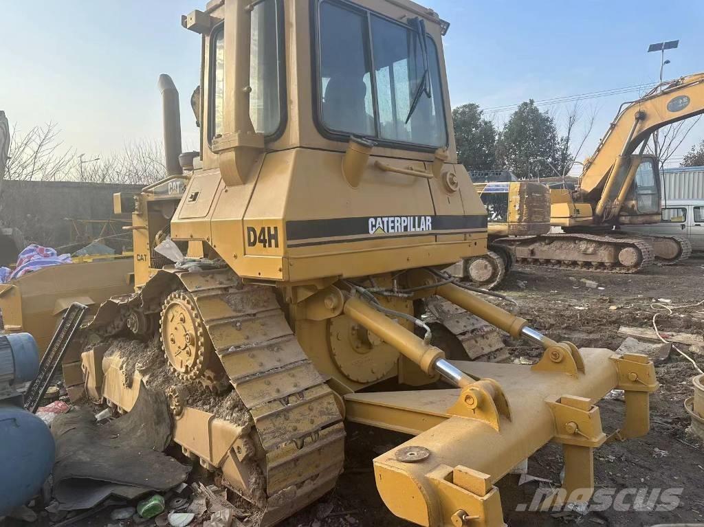 CAT D4H lánctalpas dózerek