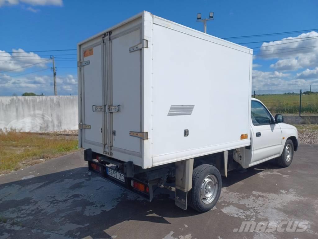 Toyota Hilux Kis teherszállító/Platós kocsi