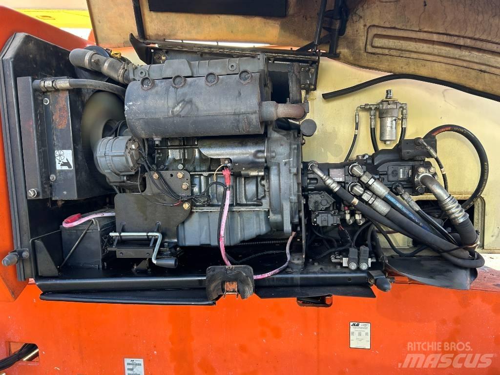 JLG 800 AJ Karos emelők