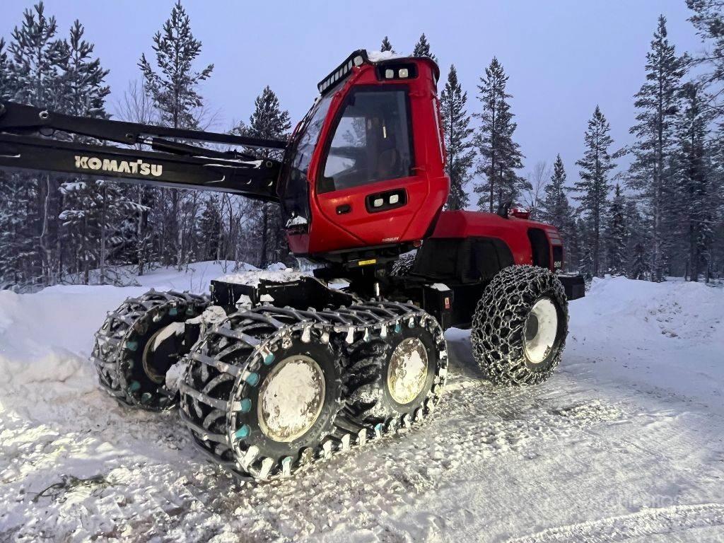 Komatsu 901 Betakarítók