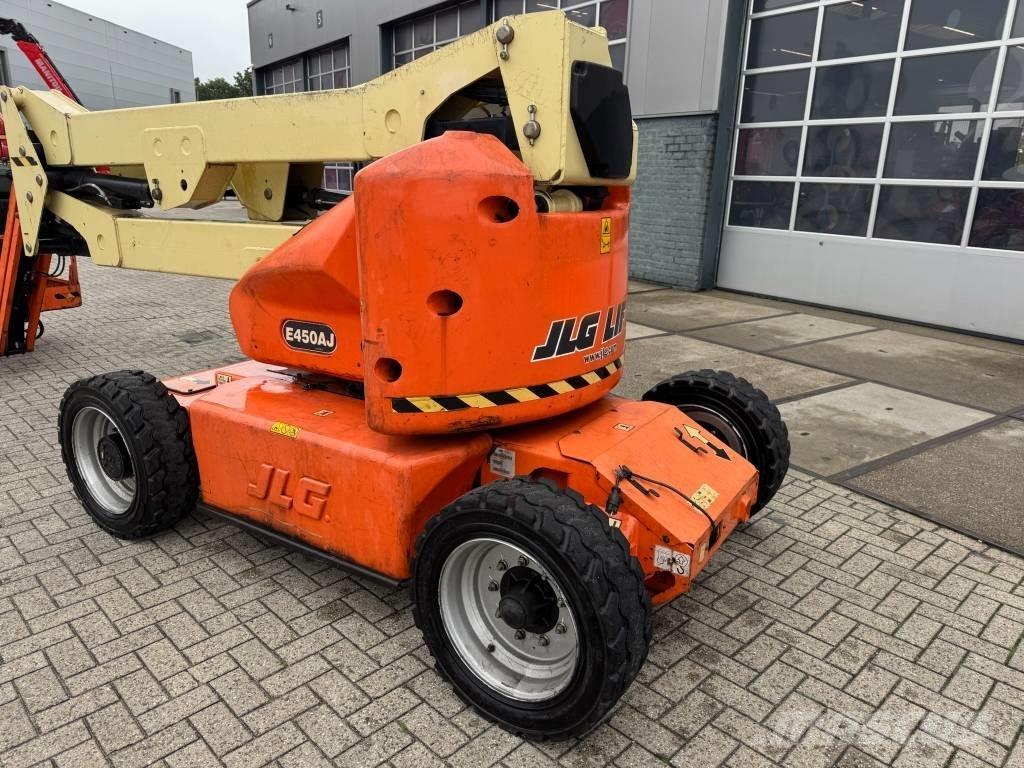 JLG E 450 AJ Karos emelők