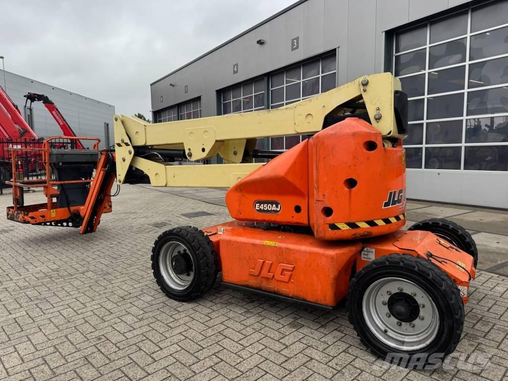 JLG E 450 AJ Karos emelők