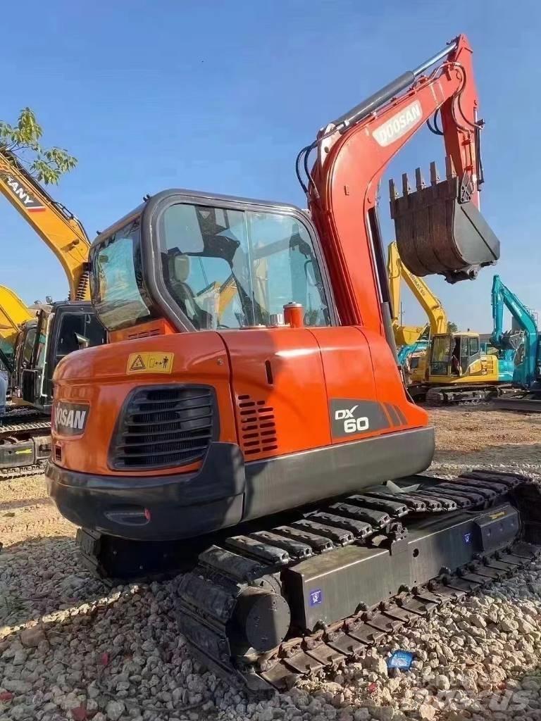 Doosan DX 60-9 Mini kotrók < 7t