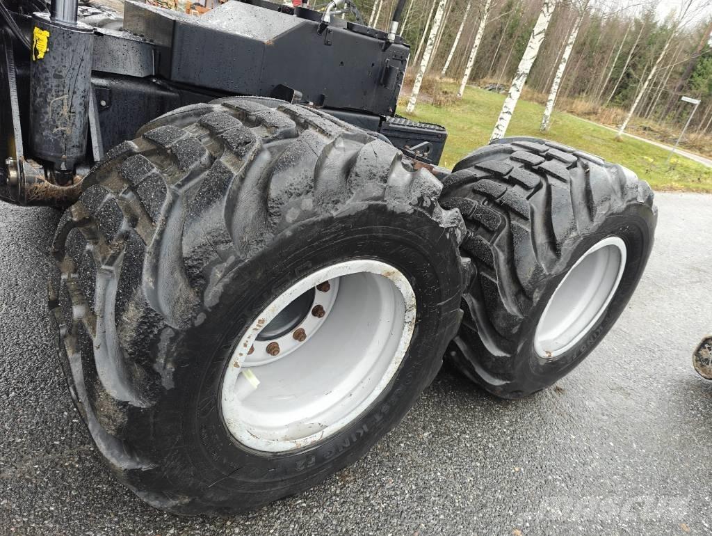 Komatsu 901 XC Betakarítók