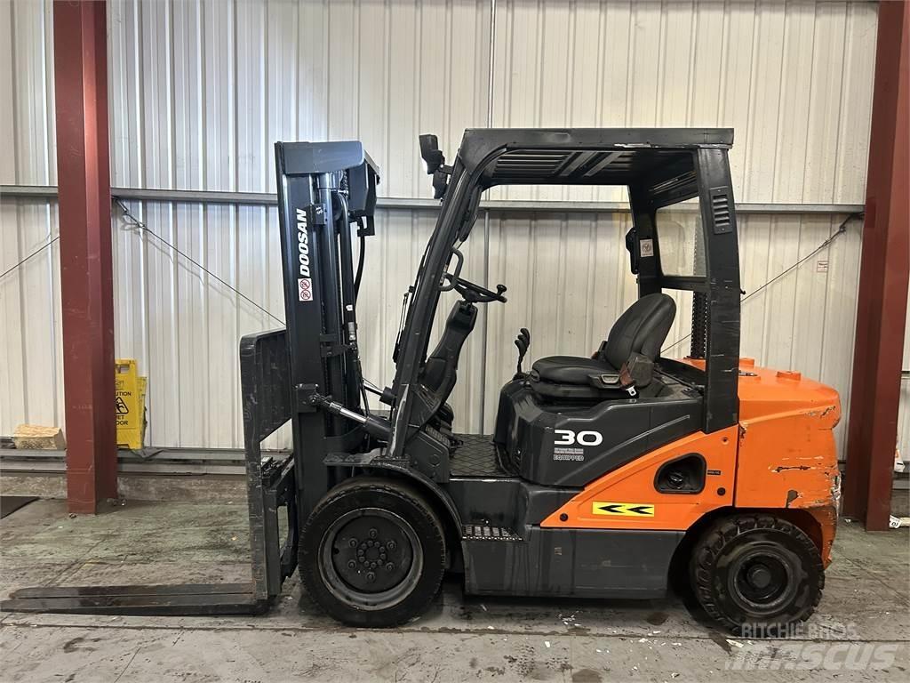 Doosan D30S-5 Dízel targoncák