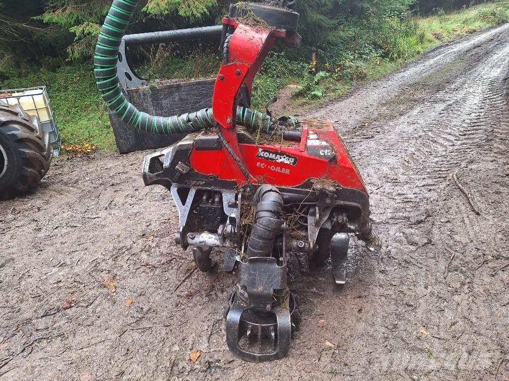 Komatsu 901 XC Betakarítók