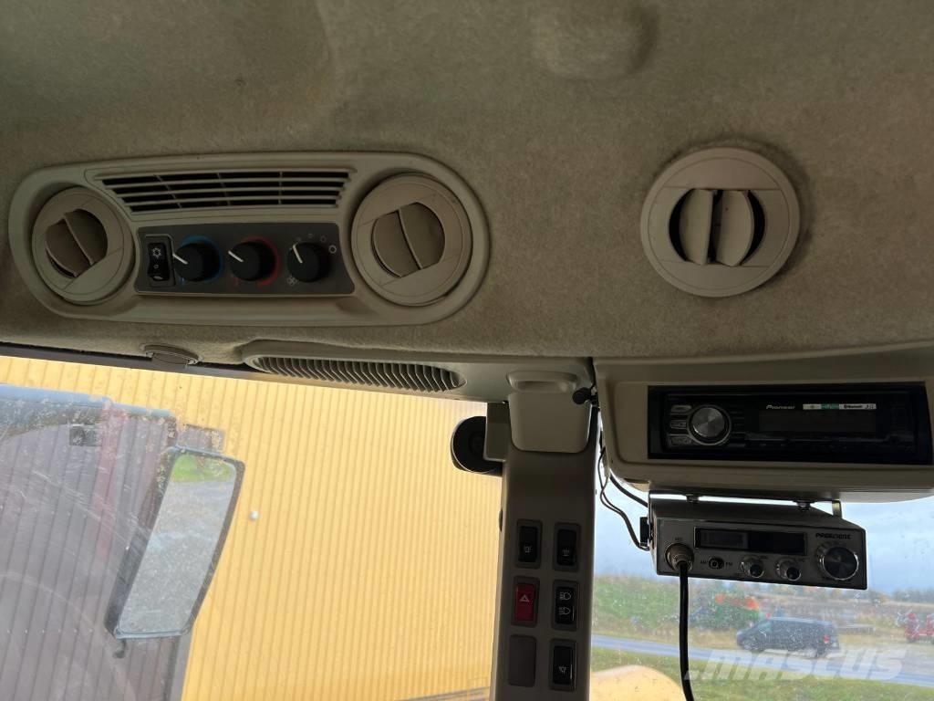 John Deere R4040i Önjáró trágyaszórók