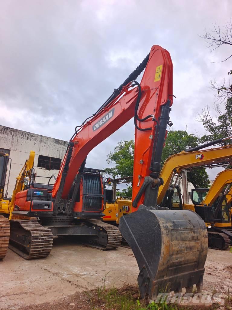 Doosan DX 300LC-9C Lánctalpas kotrók