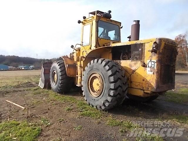 CAT 980B Gumikerekes homlokrakodók