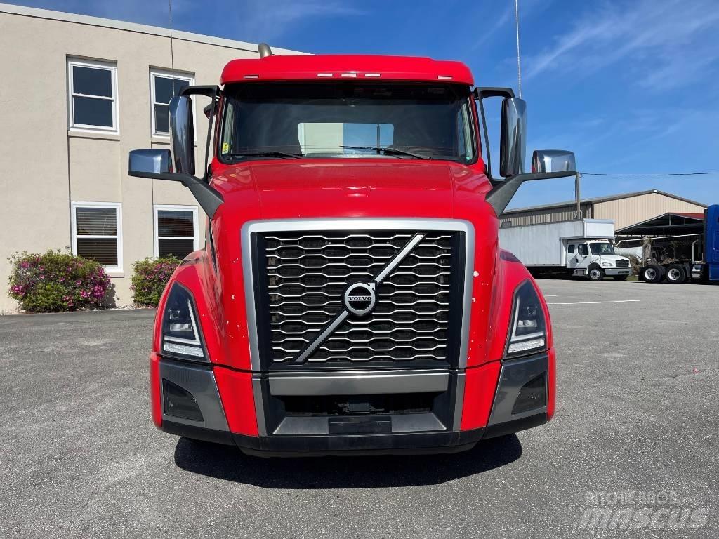 Volvo VNL64T300 Nyergesvontatók