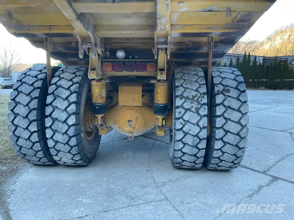 Komatsu HD405-6 Nehézdömper