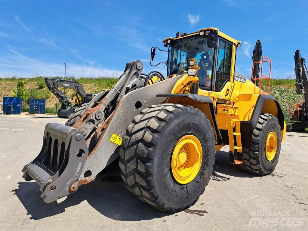 Volvo L 220 H Gumikerekes homlokrakodók