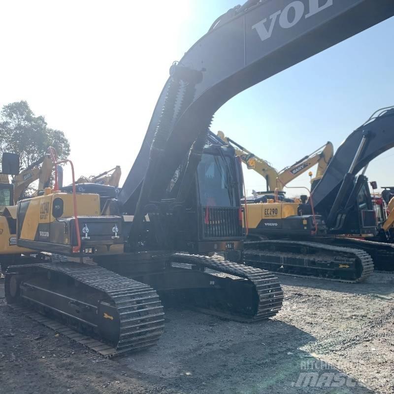 Volvo EC 240 Lánctalpas kotrók