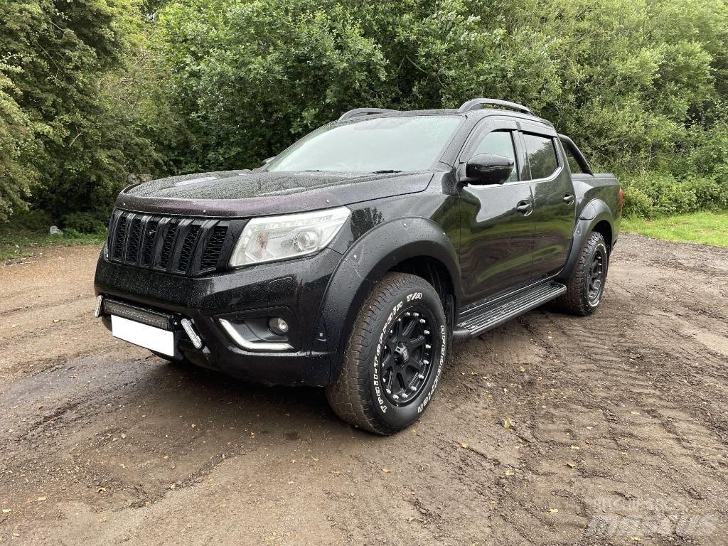 Nissan Navara Kis teherszállító/Platós kocsi