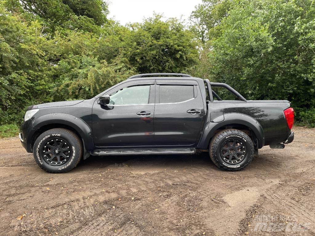 Nissan Navara Kis teherszállító/Platós kocsi
