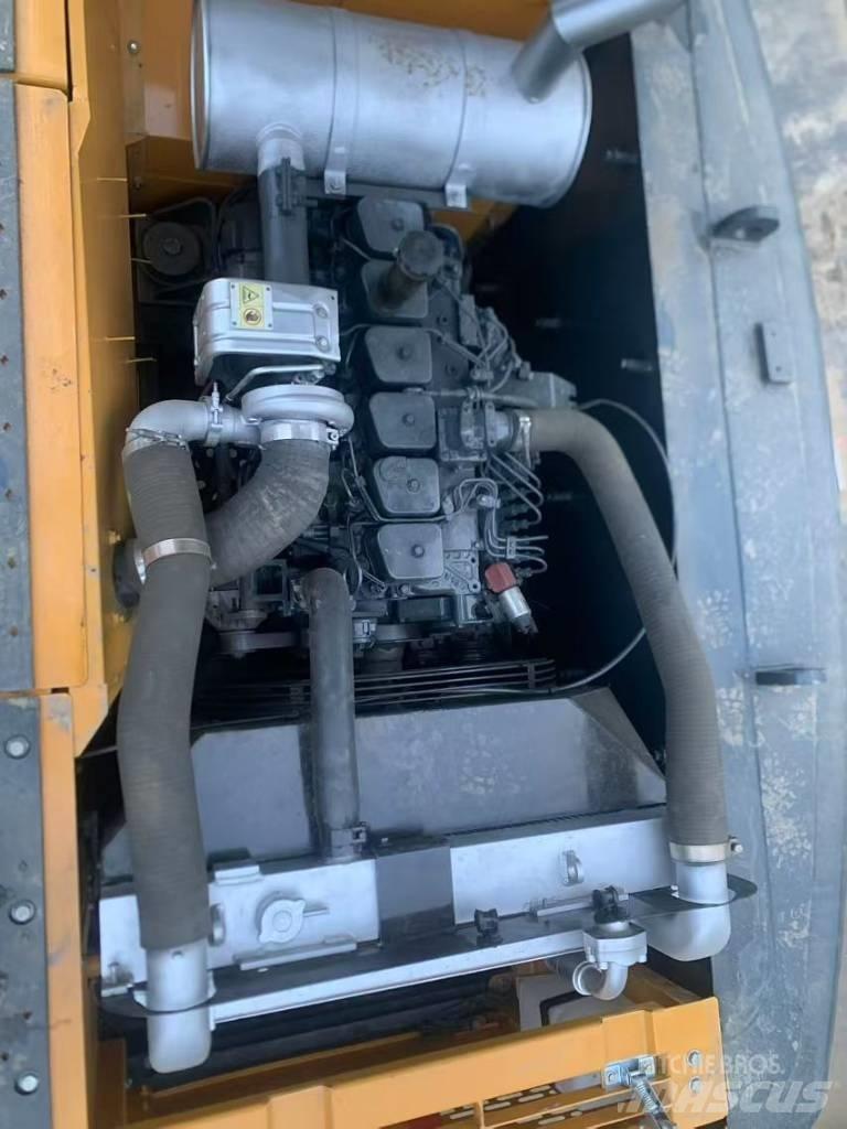 Hyundai R220LC-9S Lánctalpas kotrók