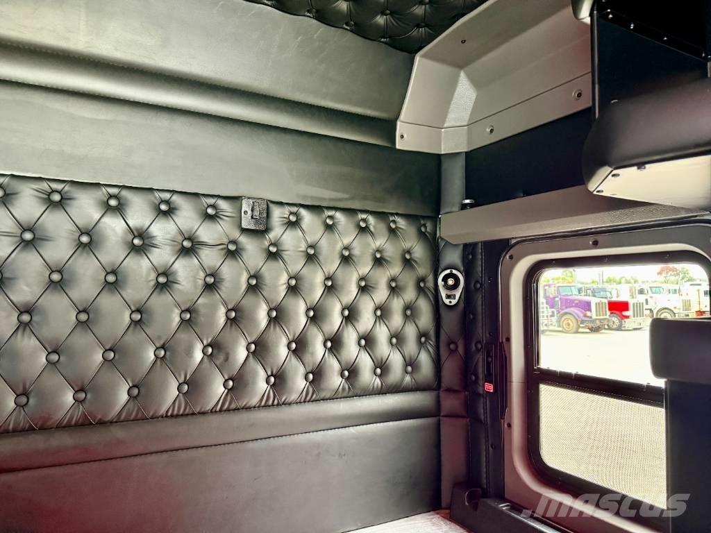Kenworth W 900 Műszaki mentők