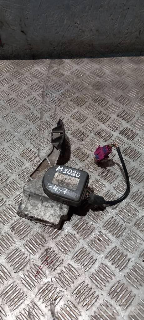 MAN TGA  812559706084 Vezetőfülke és belső tartozékok