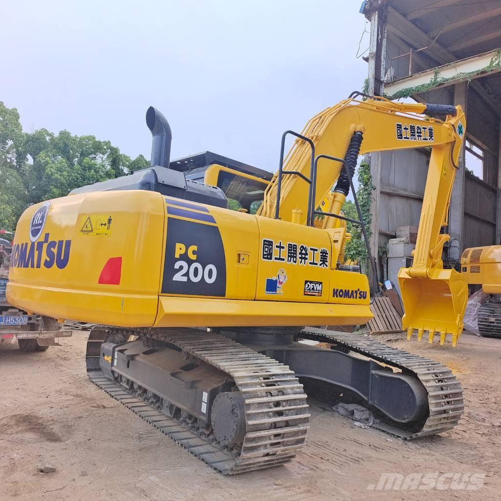 Komatsu PC 200 Lánctalpas kotrók