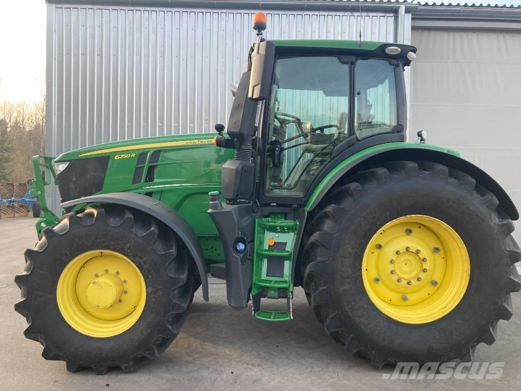 John Deere 6250 R Traktorok