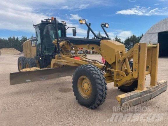 CAT 140 M 2 Gréderek