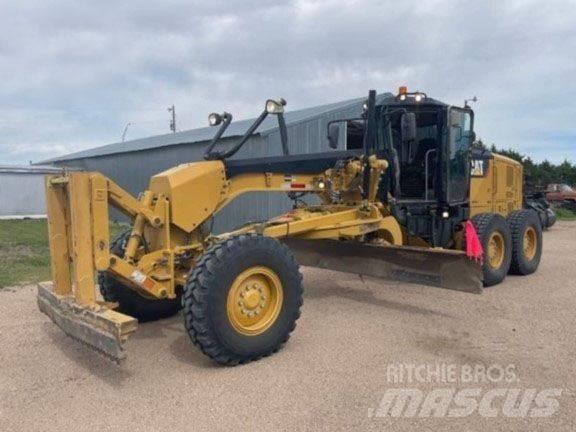 CAT 140 M 2 Gréderek