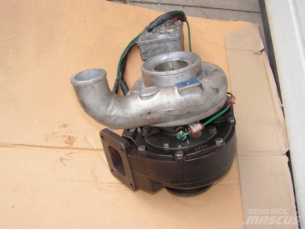 John Deere 7930 Motorok