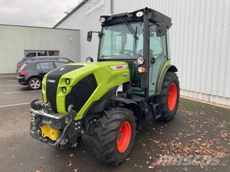 CLAAS NEXOS 240 M Traktorok