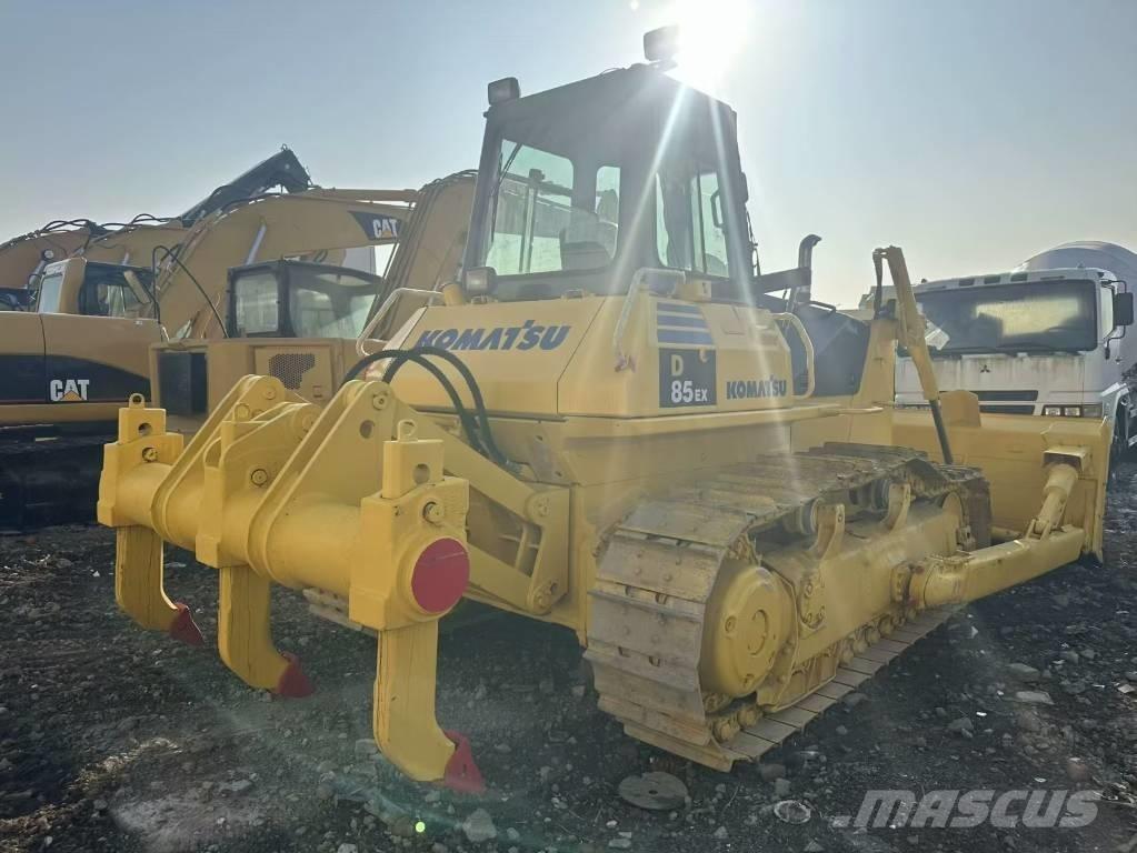 Komatsu D 85 E lánctalpas dózerek